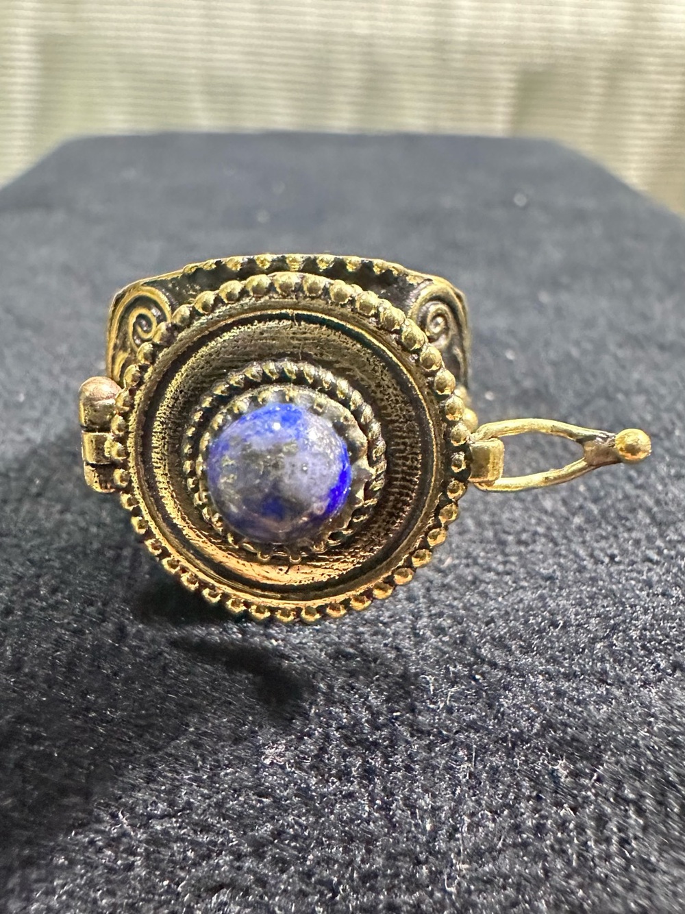 Vtg: *Unisex* Brass & Lapis Gemstone Poison Ring
